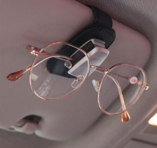 حامل النظارات في السيارة